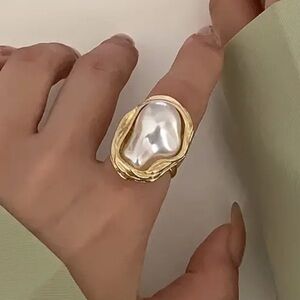 NEW chunky Elegant Modern Minimalist Stylish Mother Pearl One size Open  Ring